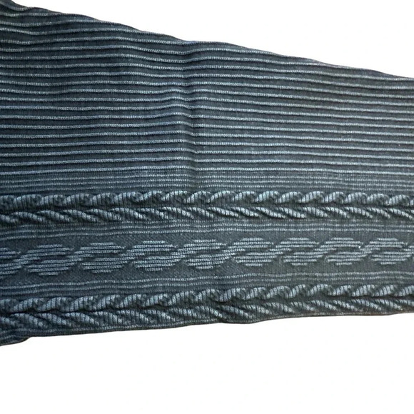 New OFFLINE By Aerie Seamless Cable Square Neck T Shirt Black Size Small NWT - Picture 3 of 8